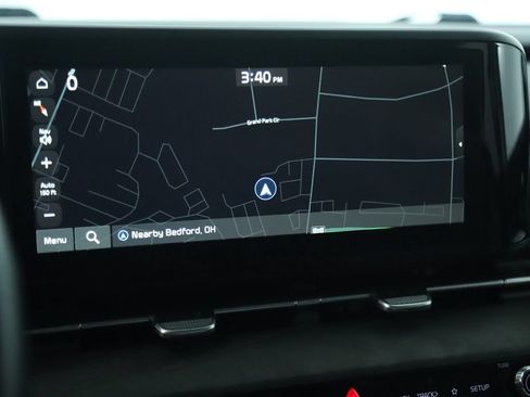 Used 2024 Kia Carnival EX FWD image 29