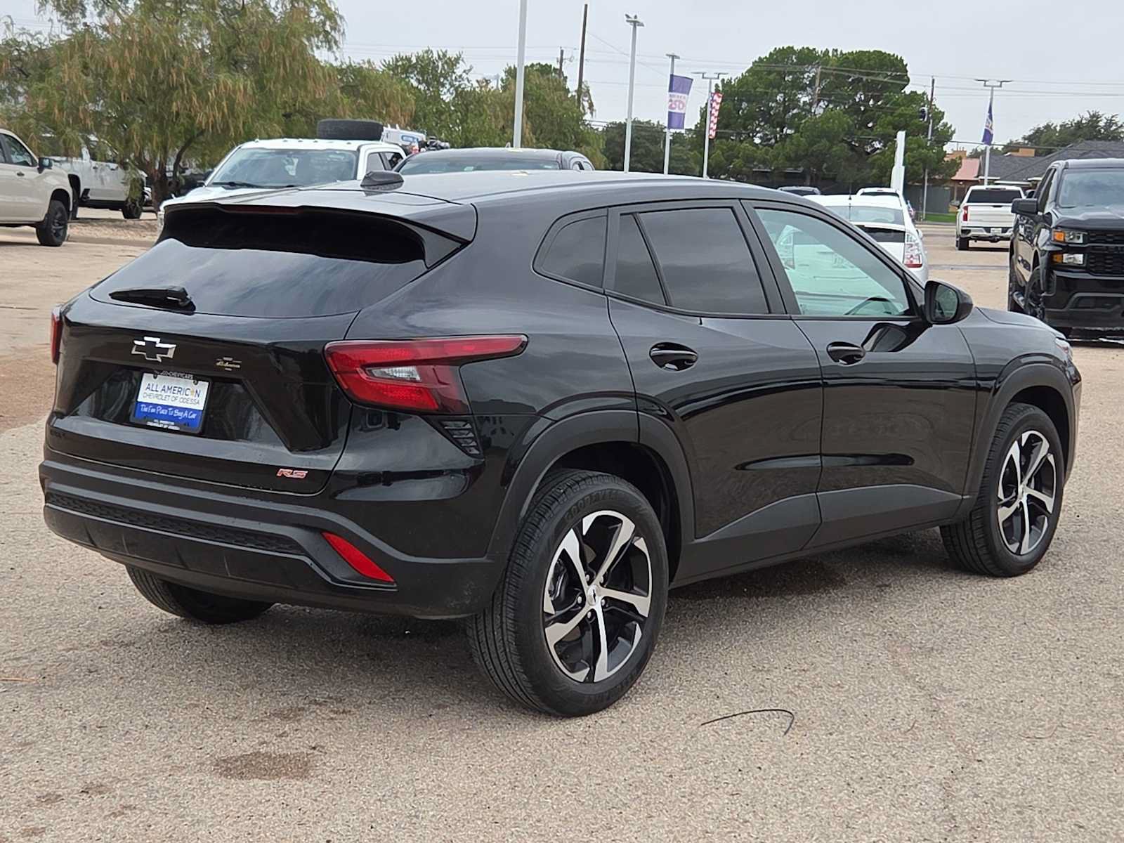 Used 2024 Chevrolet Trax RS FWD image 8