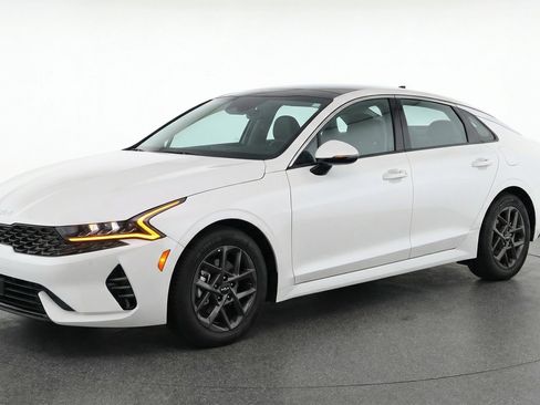 Used 2025 Kia K5 LXS image 3