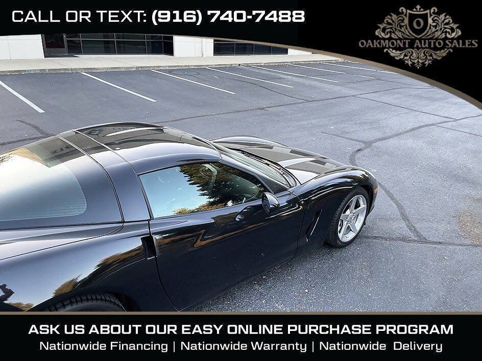 Used 2005 Chevrolet Corvette Coupe w/ Preferred Equipment Group RWD image 11