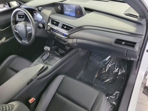 Used 2020 Lexus UX 200 w/ Premium Package FWD image 16