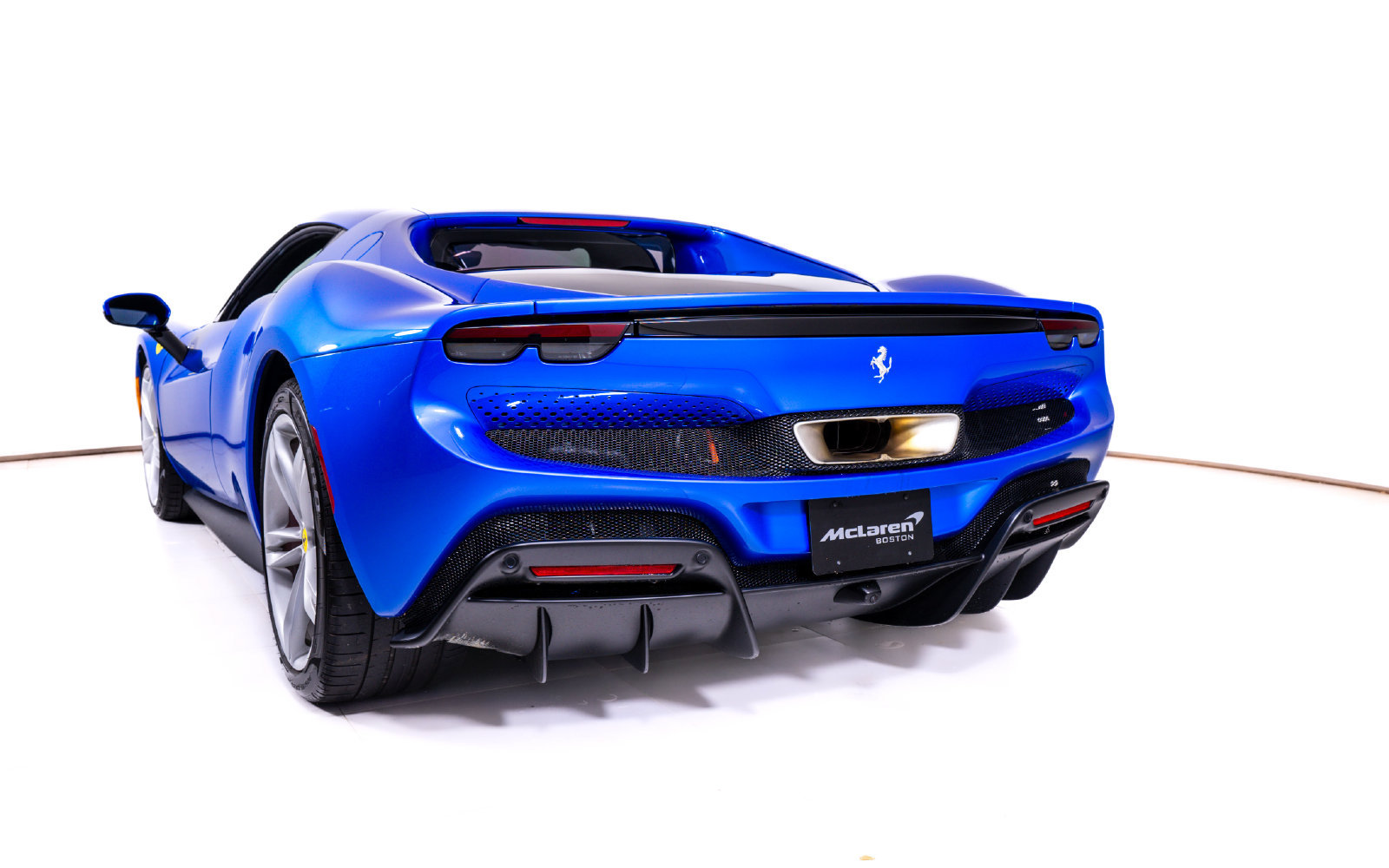 Used 2022 Ferrari 296 GTB RWD image 11