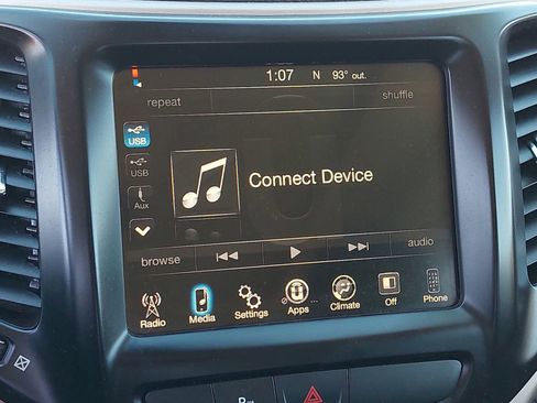 Used 2016 Jeep Cherokee 75th Anniversary image 22