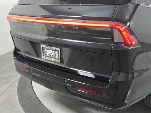New 2026 Lincoln Navigator Premiere AWD/4WD image 5