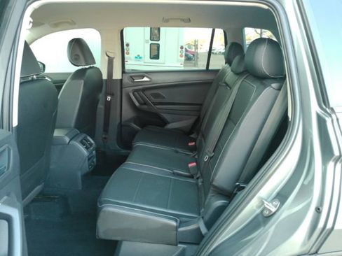 Used 2021 Volkswagen Tiguan SE image 7