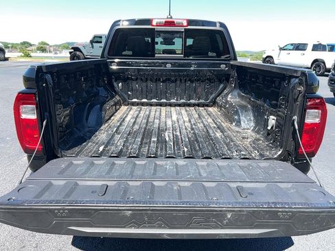 Used 2024 GMC Canyon AT4 w/ Technology Package AWD/4WD image 28