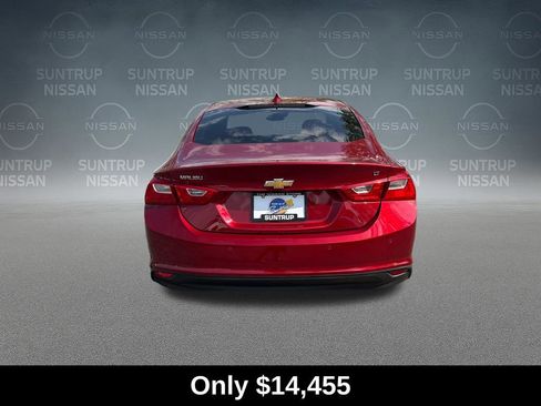 Used 2018 Chevrolet Malibu LT w/ Driver Confidence Package FWD image 4