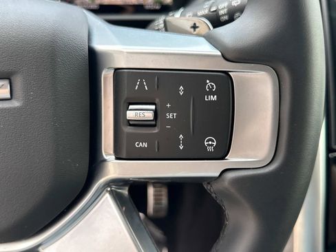 Certified 2024 Land Rover Discovery Dynamic SE image 27