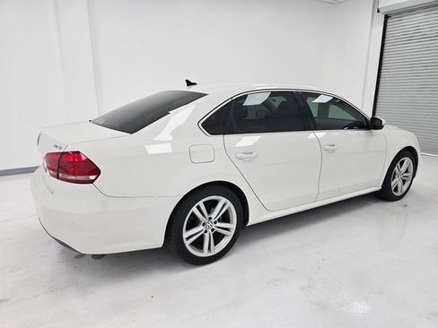 Used 2014 Volkswagen Passat TDI SE image 8