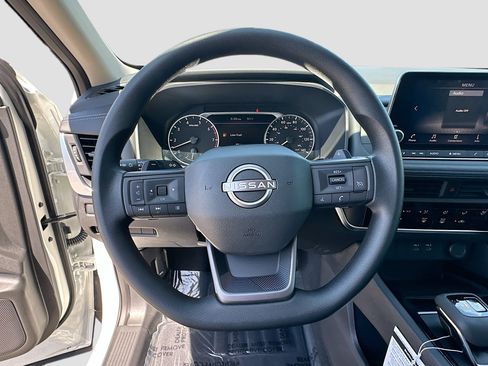 New 2025 Nissan Rogue S image 7