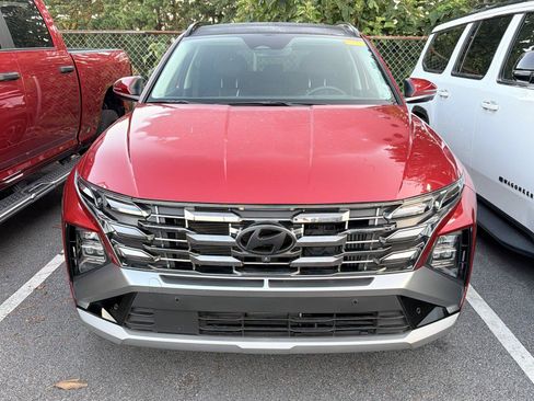 Used 2025 Hyundai Tucson Limited AWD/4WD image 2
