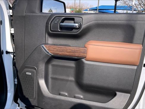 Used 2021 Chevrolet Silverado 1500 High Country w/ Technology Package image 22