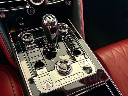 Used 2023 Bentley Flying Spur Plug-In Hybrid image 48