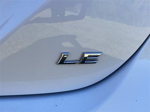 Used 2023 Toyota Camry LE image 5