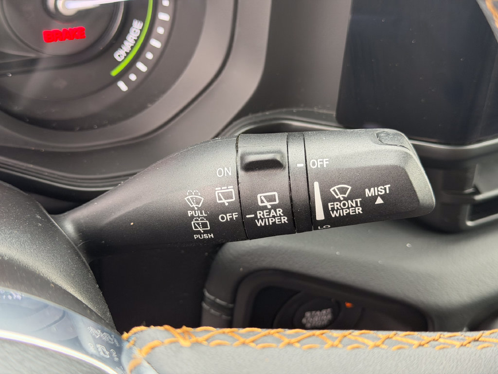 Used 2024 Jeep Wrangler Unlimited Sahara w/ Technology Group AWD/4WD image 34