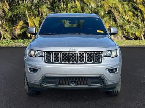 Used 2021 Jeep Grand Cherokee Laredo X AWD/4WD image 2