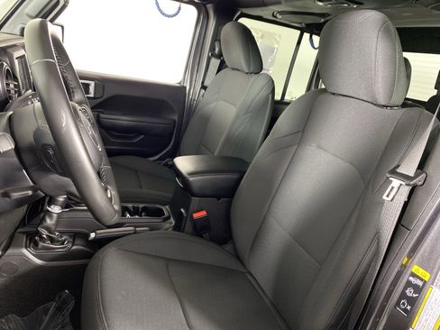 Used 2022 Jeep Gladiator Sport image 15