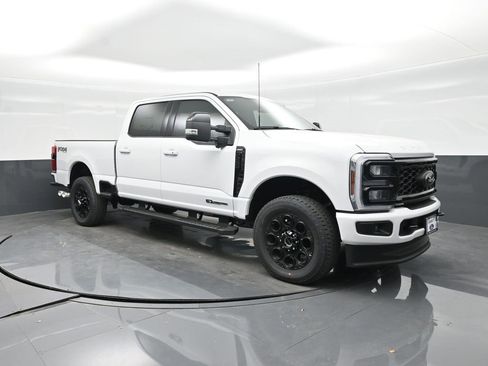 New 2026 Ford F250 Lariat w/ Black Appearance Package image 11