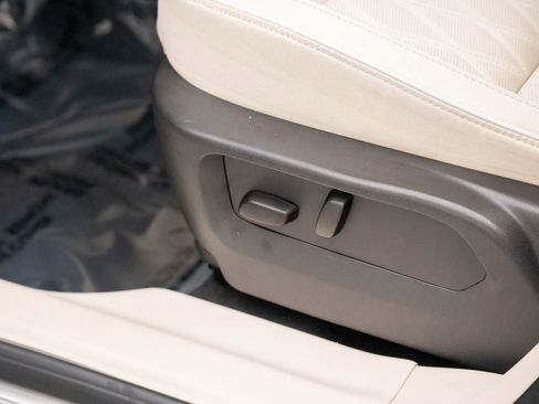 Used 2023 Buick Envision Avenir image 17