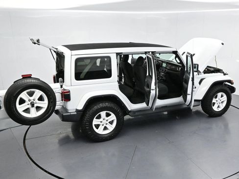 Used 2022 Jeep Wrangler Unlimited Sahara w/ LED Lighting Group AWD/4WD image 42