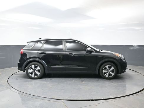 Used 2017 Kia Niro LX image 3