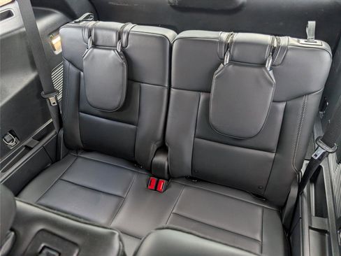 Used 2022 Ford Explorer XLT w/ Equipment Group 202A image 33