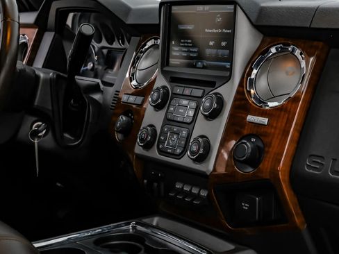 Used 2016 Ford F250 King Ranch w/ FX4 Off-Road Package AWD/4WD image 26
