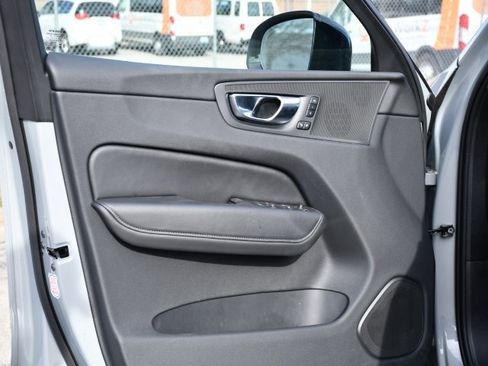 Certified 2025 Volvo XC60 B5 Plus image 10