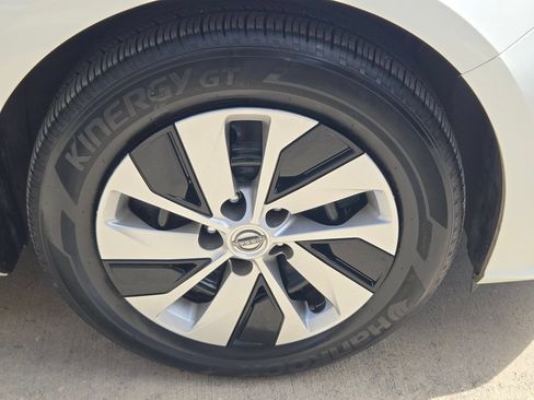 Certified 2025 Nissan Altima 2.5 S FWD image 30