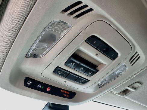 Used 2023 Buick Envision Avenir FWD image 21