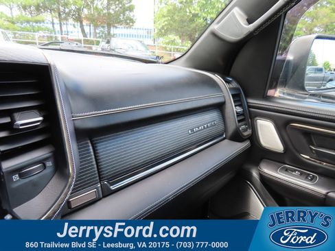 Used 2020 RAM 1500 Limited w/ Black Appearance Package AWD/4WD image 39