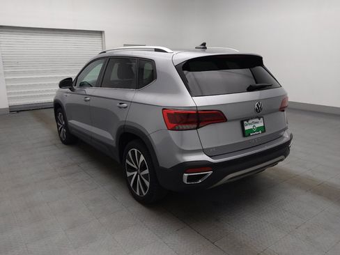 Used 2024 Volkswagen Taos SE FWD image 5