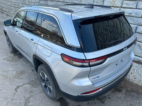 Certified 2022 Jeep Grand Cherokee Limited 4xe w/ Luxury Tech Group II image 4