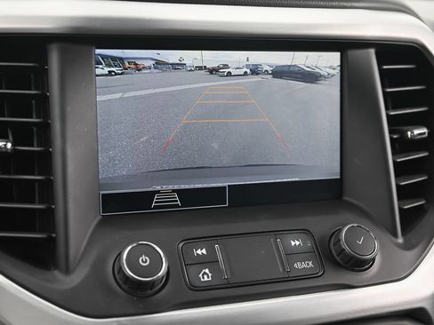Used 2022 GMC Acadia SLE FWD image 29