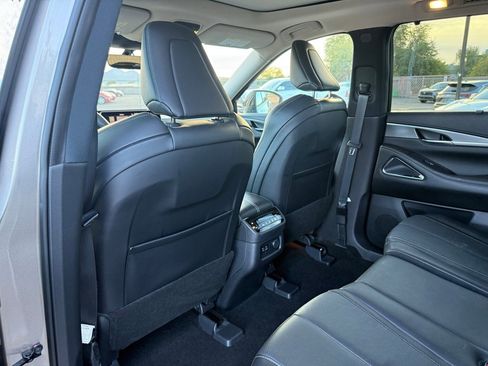 Used 2023 INFINITI QX60 Luxe w/ Performance Audio Package image 11