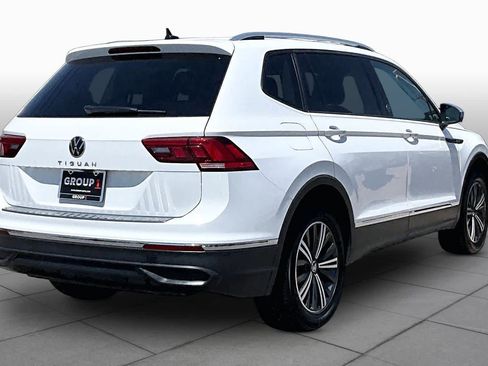 Used 2024 Volkswagen Tiguan SE FWD image 12
