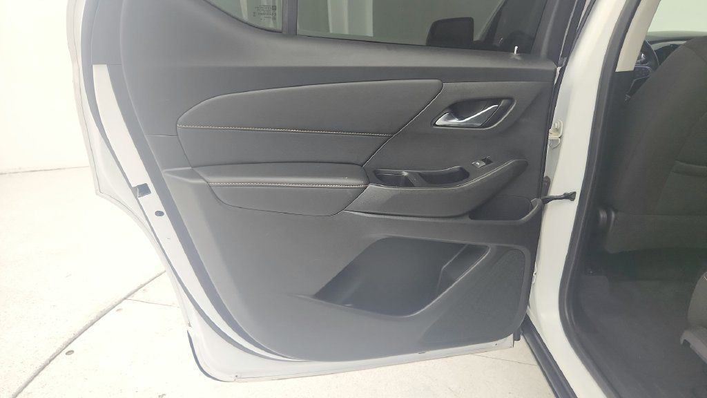 Certified 2020 Chevrolet Traverse LS FWD image 24