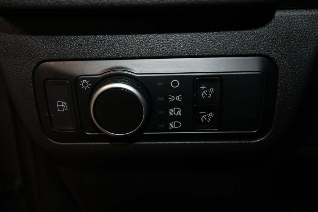 Used 2025 Ford Escape ST-Line w/ Equipment Group 301A FWD image 9