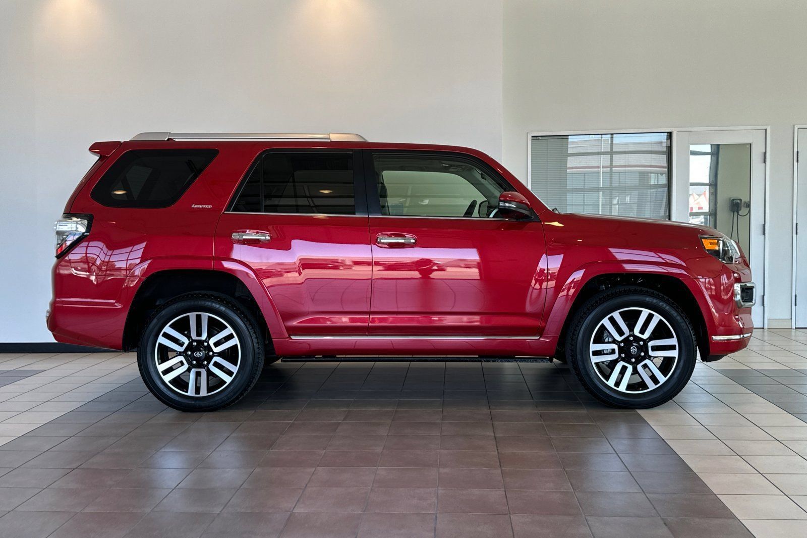 Certified 2022 Toyota 4Runner Limited AWD/4WD image 3