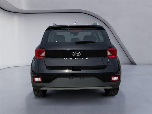 New 2026 Hyundai Venue SEL FWD image 4