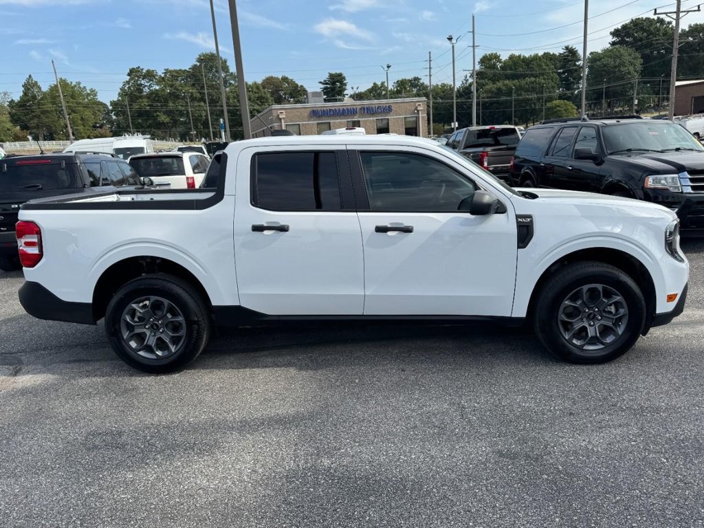 Used 2025 Ford Maverick XLT FWD image 2
