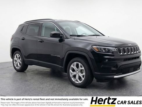 Used 2025 Jeep Compass Latitude image 1