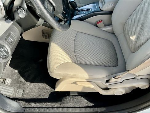 Used 2020 Dodge Journey SE image 41