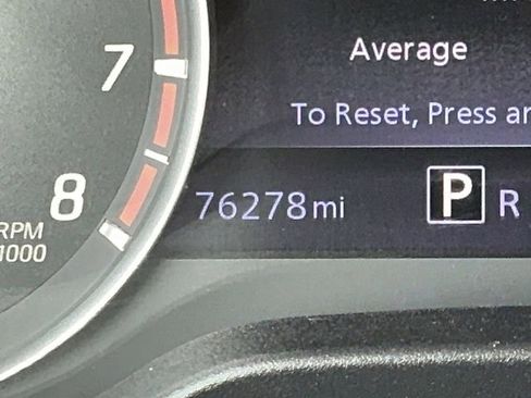 Used 2022 Nissan Titan SV image 24