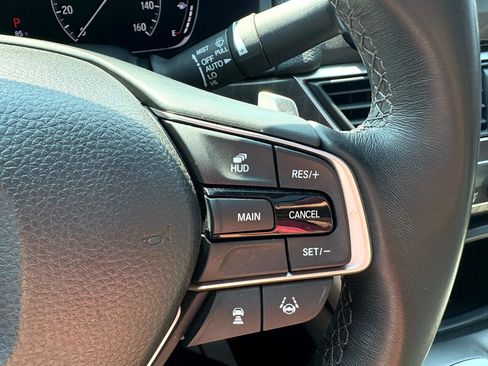 Used 2019 Honda Accord Touring image 10