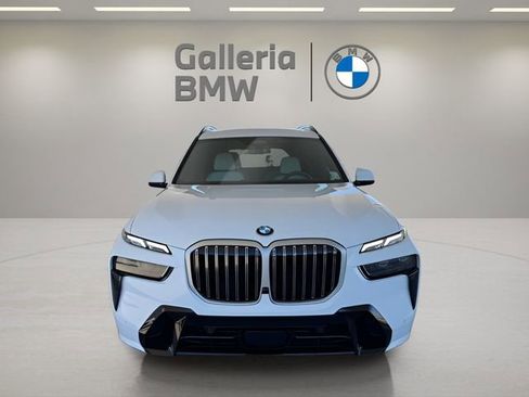 Used 2024 BMW X7 xDrive40i w/ M Sport Package image 3