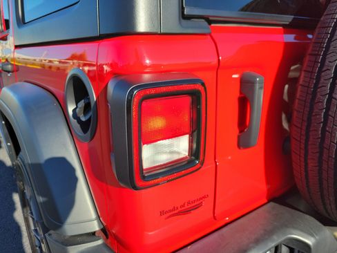 Used 2024 Jeep Wrangler Unlimited Sport AWD/4WD image 12