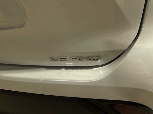 Used 2022 Toyota Highlander LE image 27