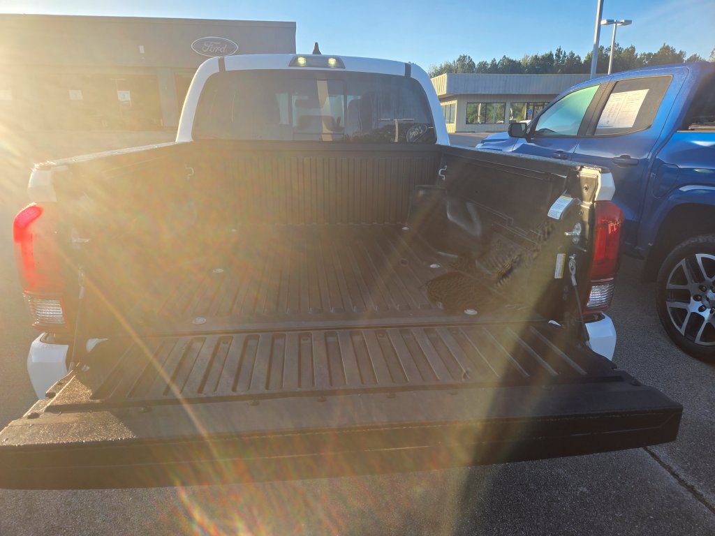 Used 2023 Toyota Tacoma SR5 w/ Technology Package AWD/4WD image 5