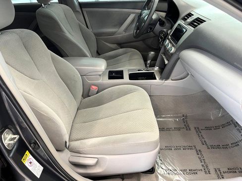 Used 2009 Toyota Camry LE image 14